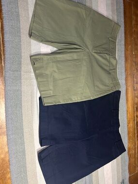 Talbots Perfect Short Size 6 Lot of 2 - Navy and Olive